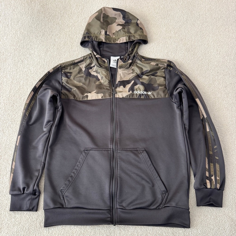 Men’s Adidas Gray and Camo Full Zip Jacket M